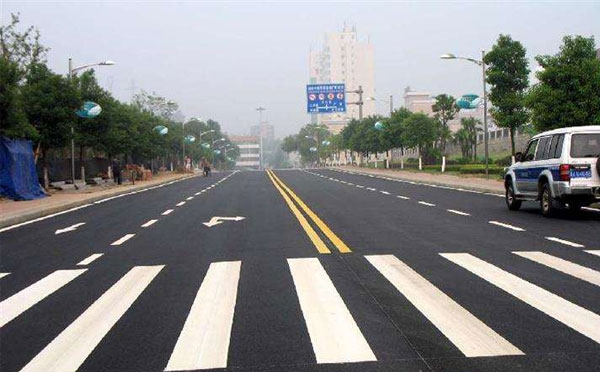 齐干却勒街道标线